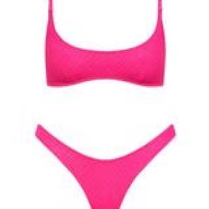 👙 BRAND NEW Triangl Bikini - TOP ONLY 👙